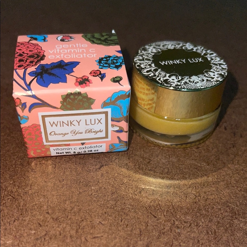 Winky Lux Gentle Vitamin C Exfoliator skincare